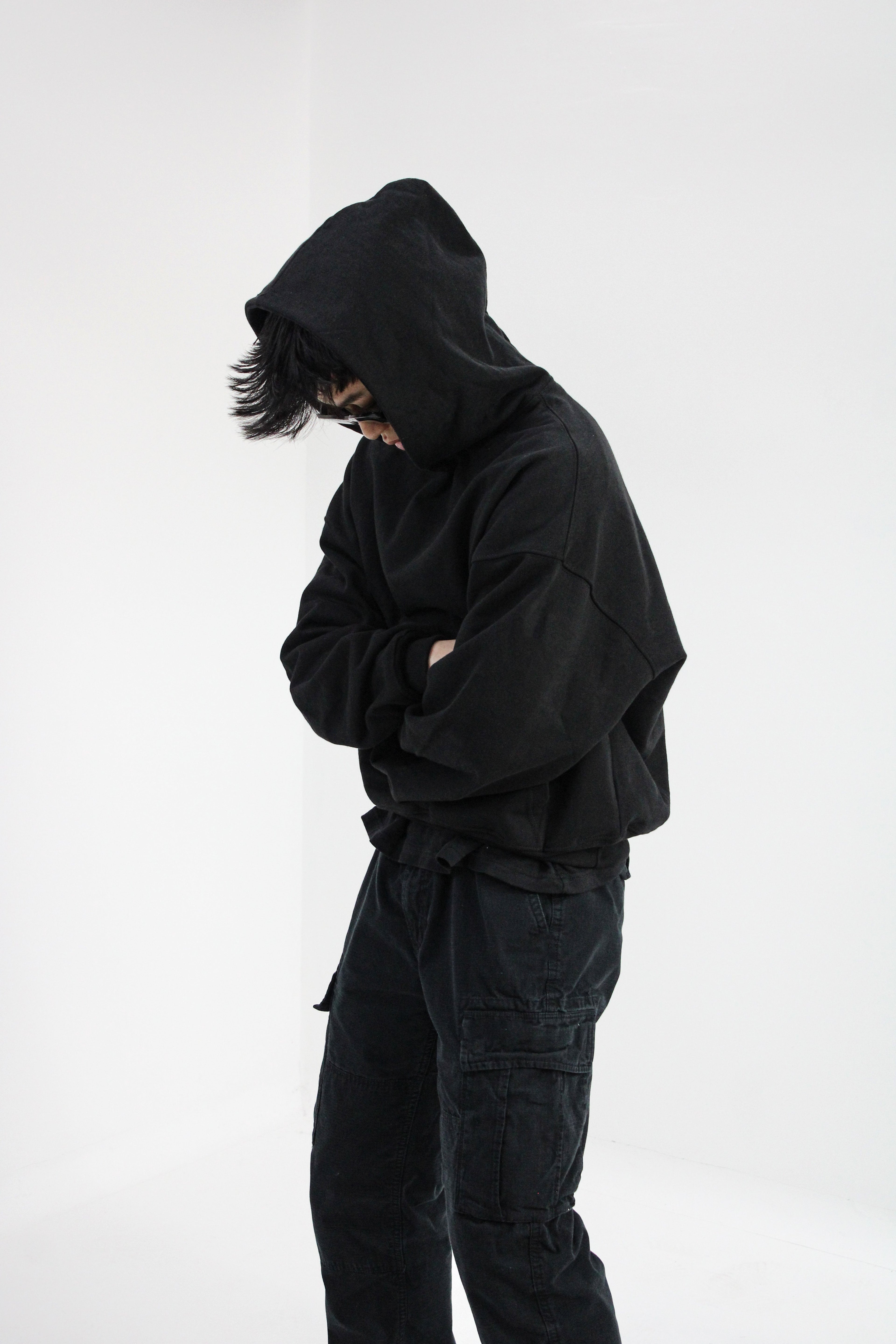 Seasonal blanks wholesale store. Bulk buy 500gsm oversized streetwear blank hoodies. Joggers and zip ups. 300gsm and 270gsm tees. 100% french terry, Jersey cotton and cotton fleece. Heavyweight drop shoulders yeezy gap style clothing. Build your brand with our DTG printing
