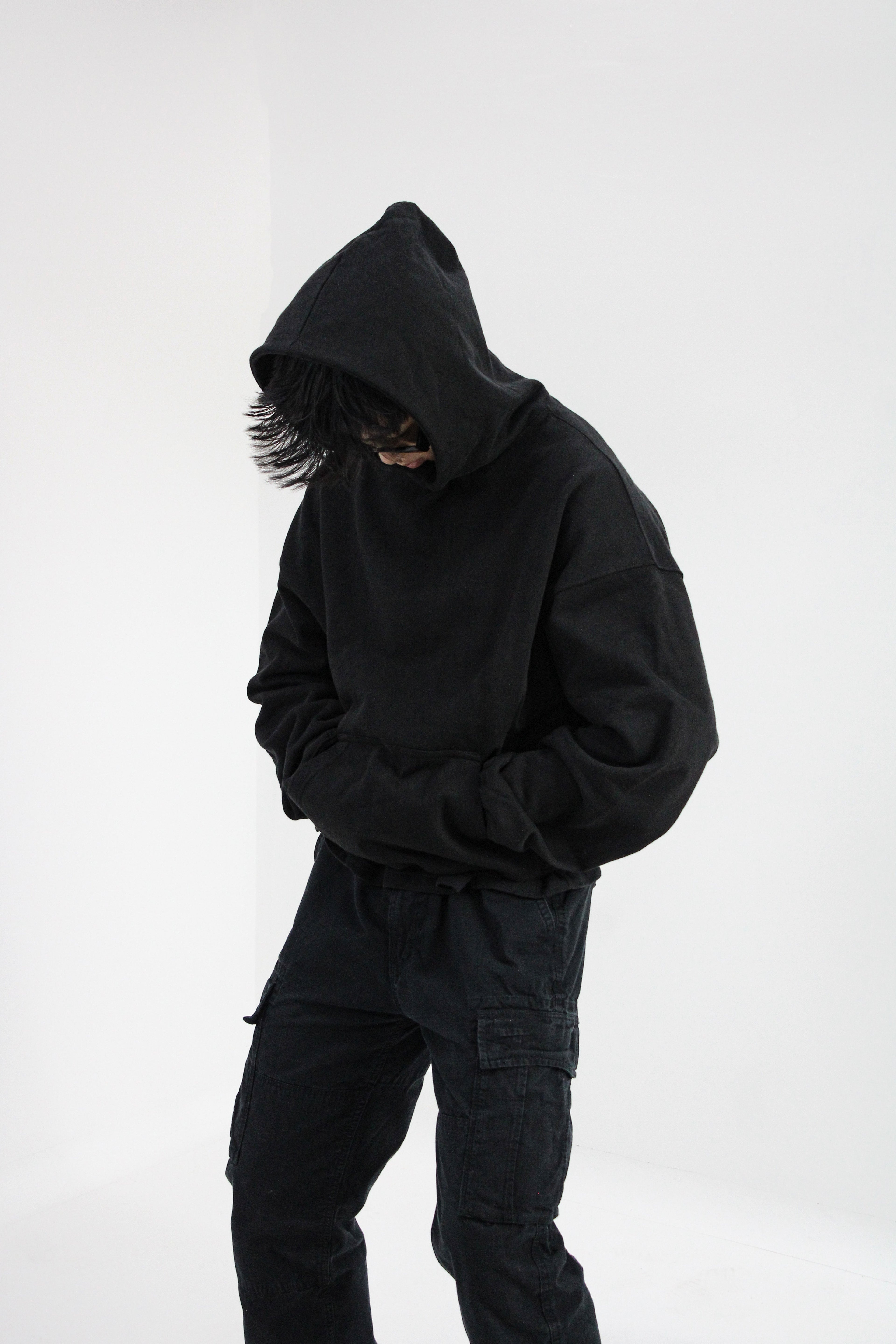 Seasonal blanks wholesale store. Bulk buy 500gsm oversized streetwear blank hoodies. Joggers and zip ups. 300gsm and 270gsm tees. 100% french terry, Jersey cotton and cotton fleece. Heavyweight drop shoulders yeezy gap style clothing. Build your brand with our DTG printing