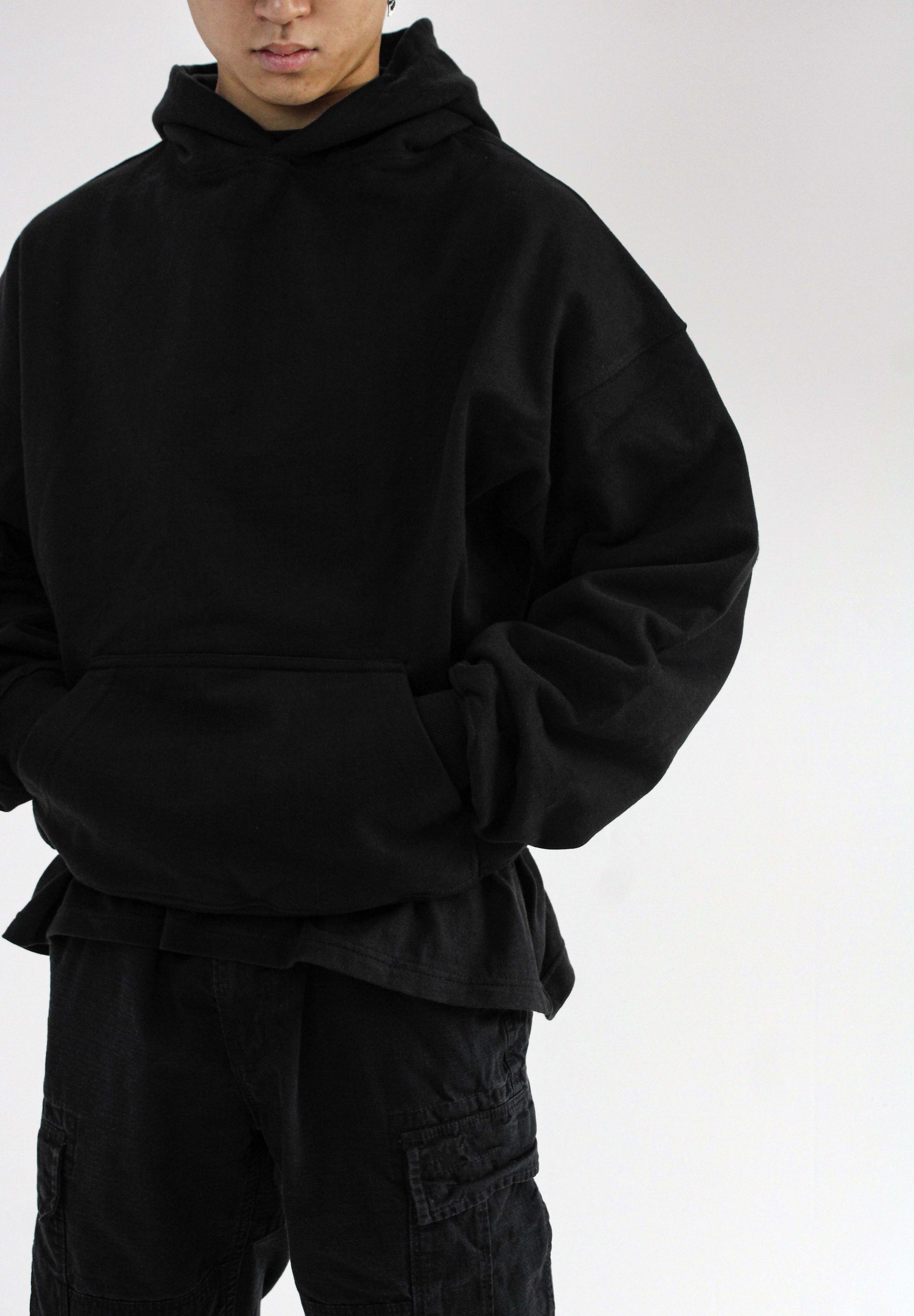 Seasonal blanks wholesale store. Bulk buy 500gsm oversized streetwear blank hoodies. Joggers and zip ups. 300gsm and 270gsm tees. 100% french terry, Jersey cotton and cotton fleece. Heavyweight drop shoulders yeezy gap style clothing. Build your brand with our DTG printing