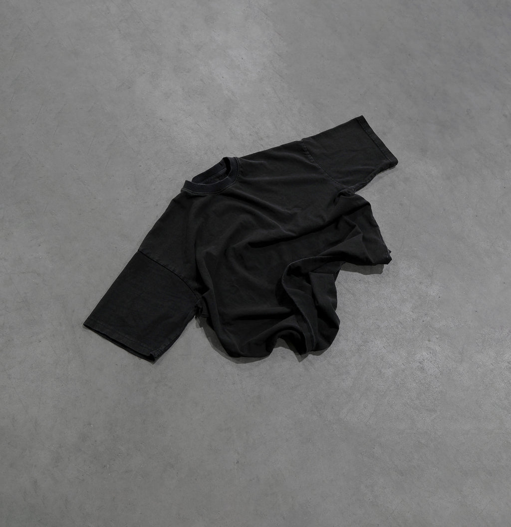 Black ultra heavy box fit tee